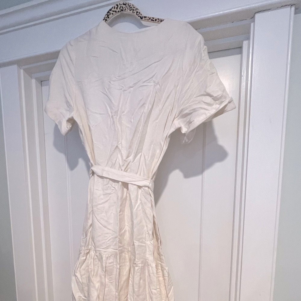 Aly Dress in Linen Blend
by christinealcalay.com Sz. L - NWT - Picture 8 of 8